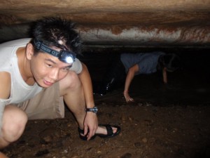 25_crawling in the cave