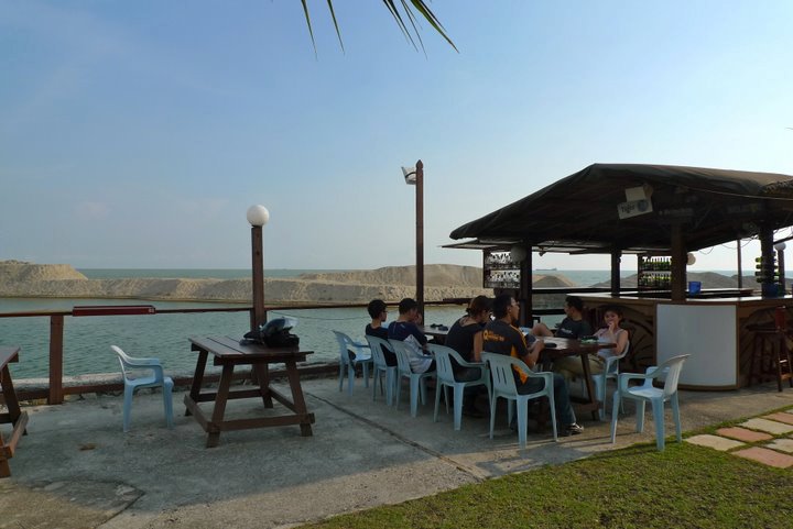 Dinner by the sea. The best place to be.